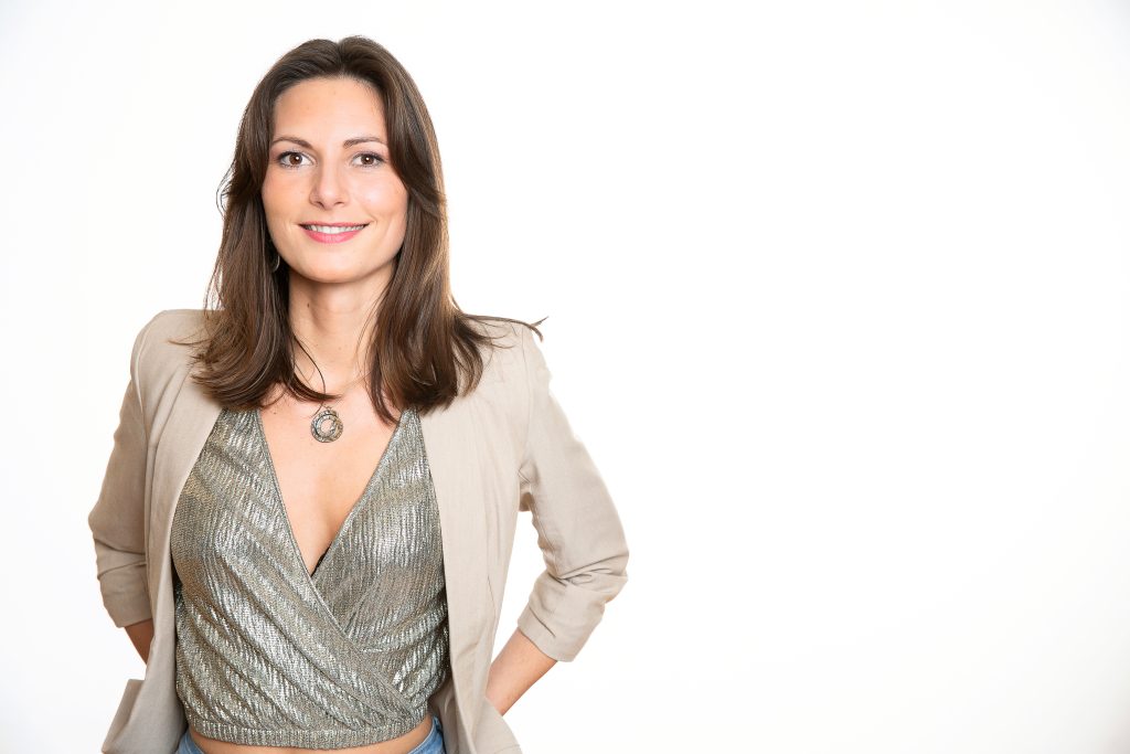 Alt text: “Alja Berk, certified business coach for coaches and conscious entrepreneurs.”)